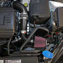 Le filtre à air K & N, numéro RC-2960, inclus avec l'entrée d’air pour Ford Mustang GT 5.0L 2015 est protégé par un filtre à air spécifique à l'application